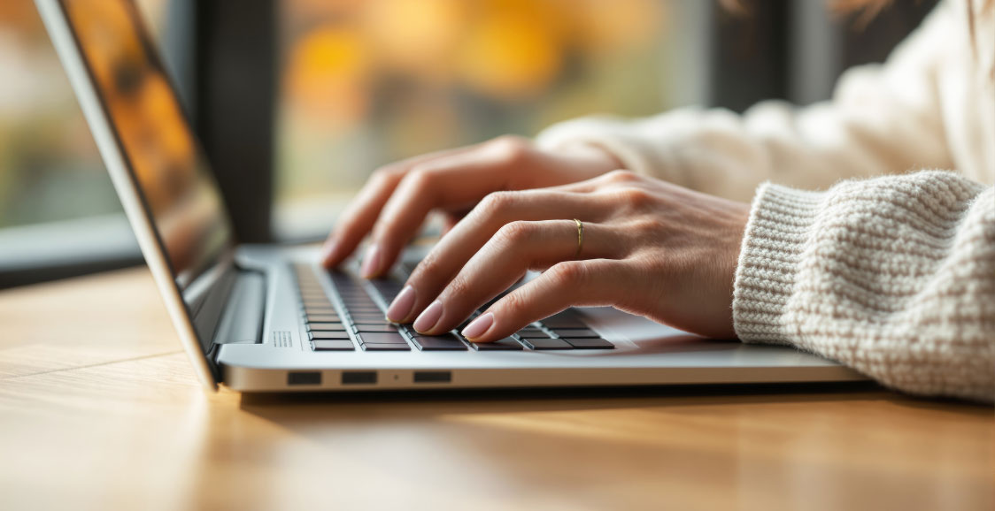 pageup_Girl_applying_for_a_job