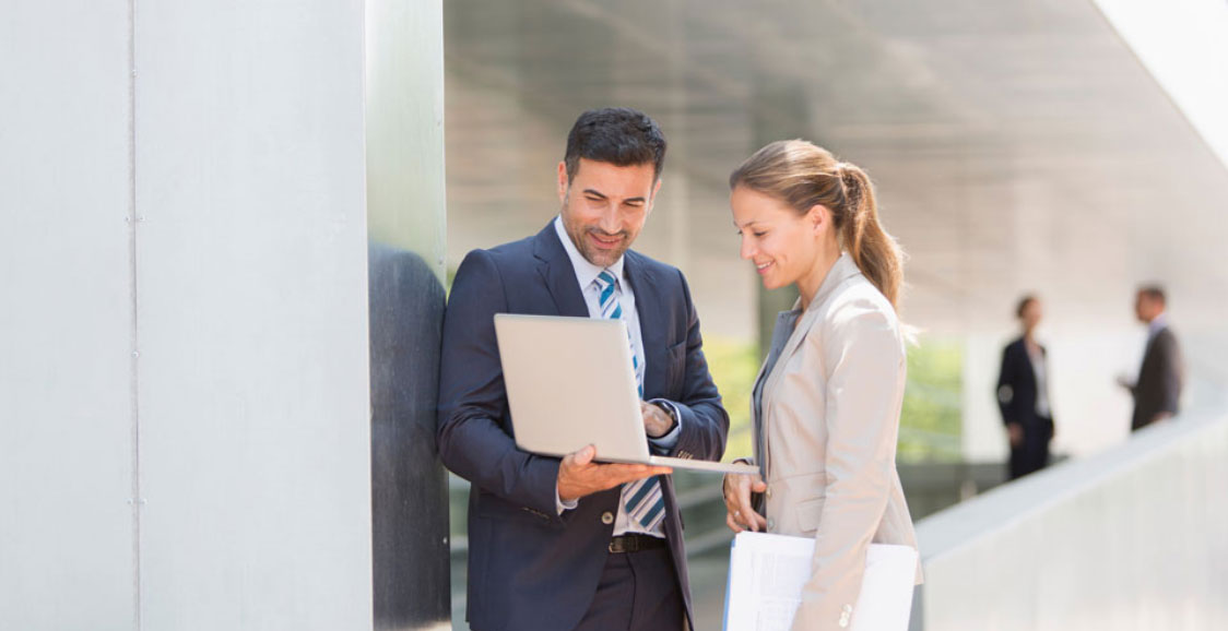 pageup_blog_employee_meeting_outdoor_image